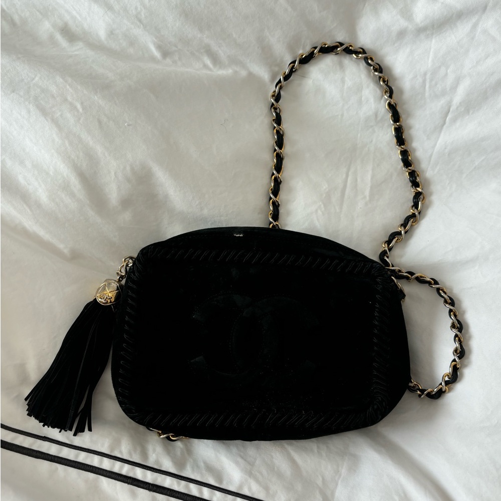 Chanel Vintage Black Suede Tassel Camera Bag - Picture 5 of 6